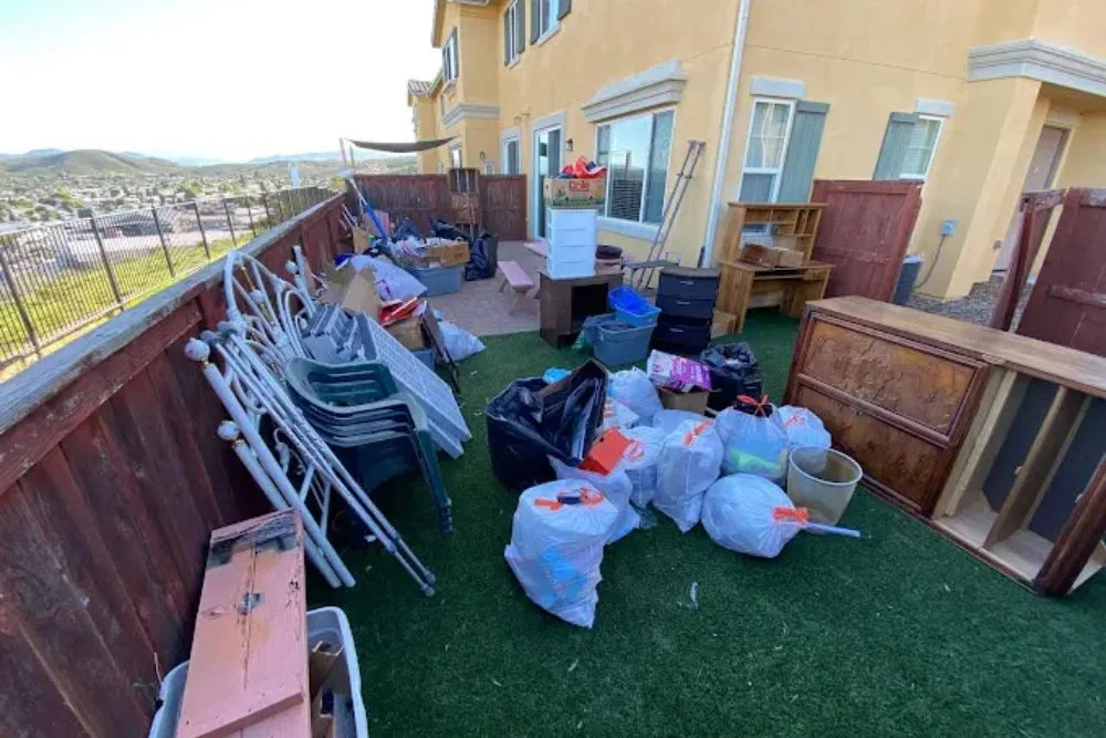 Heavy & Bulky Backyard Junk Cleanup